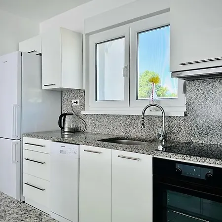 Nyaraló Moderne Maria-vida Piscine 2km Mostar 22km
