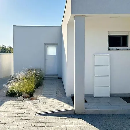 Moderne Maria-vida Piscine 2km Mostar 22km Nyaraló