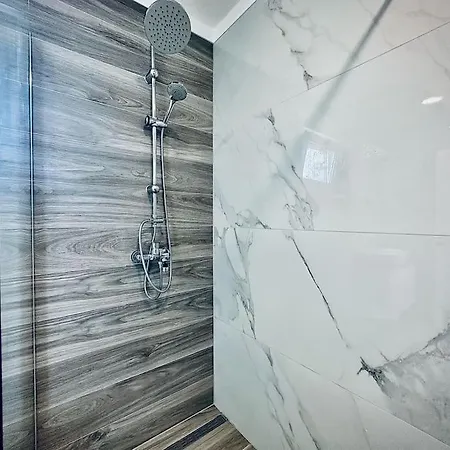 Moderne Maria-vida Piscine 2km Mostar 22km Međugorje