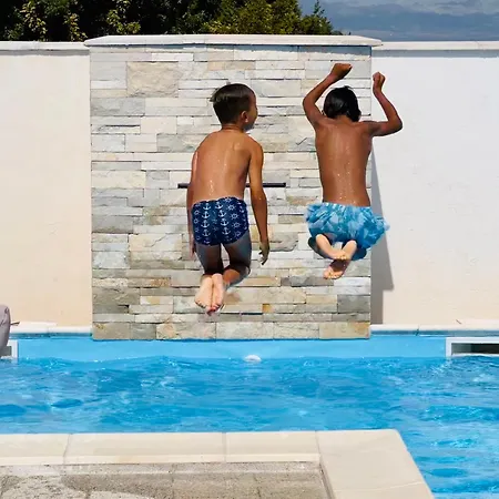 Moderne Maria-vida Piscine 2km Mostar 22km Nyaraló *