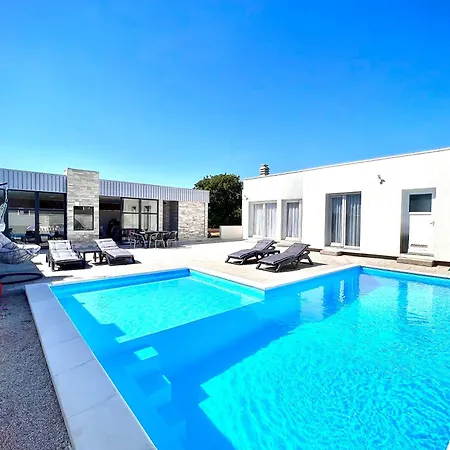 Moderne Maria-vida Piscine 2km Mostar 22km Nyaraló *