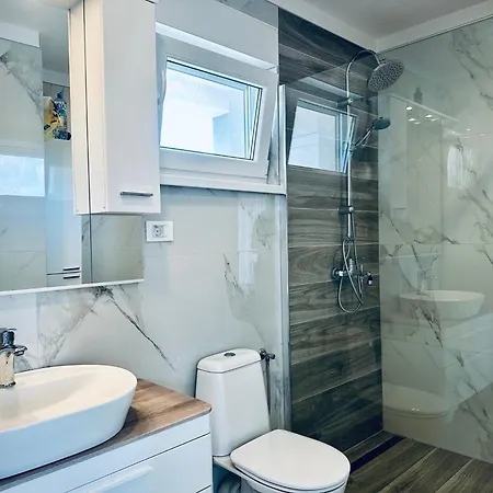 Moderne Maria-vida Piscine 2km Mostar 22km Nyaraló Međugorje