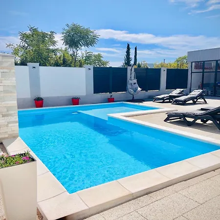 Nyaraló Moderne Maria-vida Piscine 2km Mostar 22km