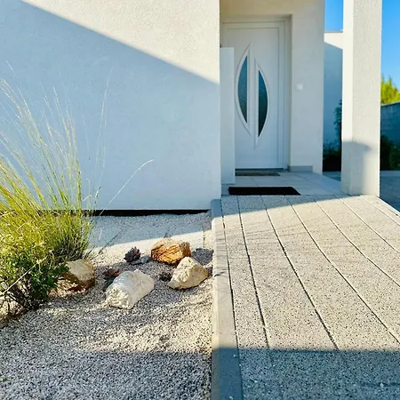 Moderne Maria-vida Piscine 2km Mostar 22km * Međugorje